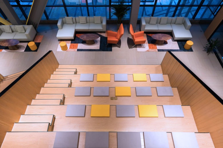 現(xiàn)代新潮休息區(qū)裝修設計