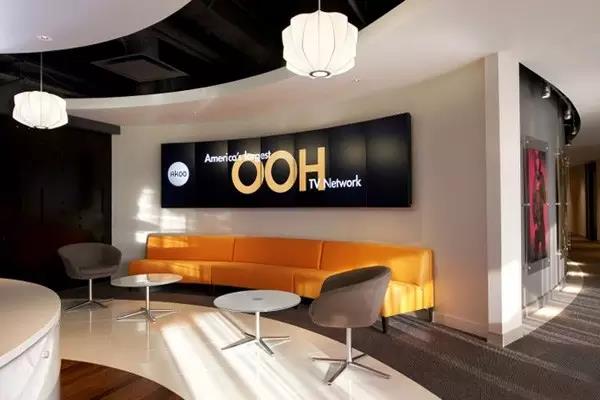 橙色紅色元素辦公室前臺接待區(qū)設計 絕對能“唬住”客戶