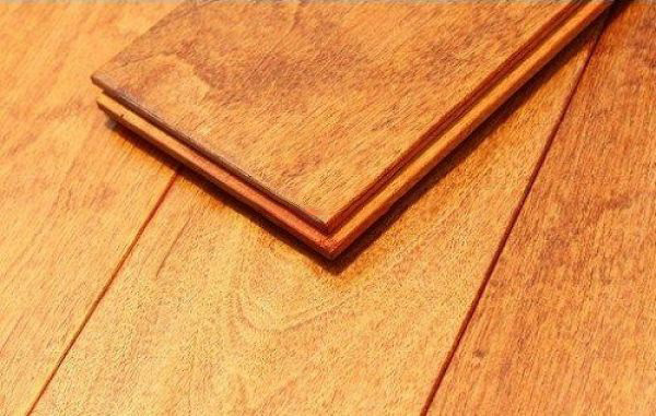 辦公室裝修中復(fù)合地板保養(yǎng)的方法有那些 強(qiáng)化復(fù)合木地板好嗎