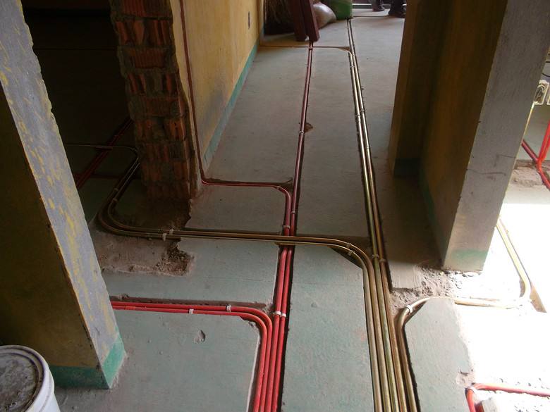 問：辦公室裝修強電施工中有哪些規(guī)范注意事項？