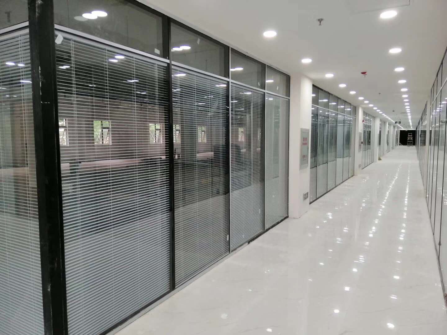  北京辦公室裝修公司：討論一下隔斷墻的好處