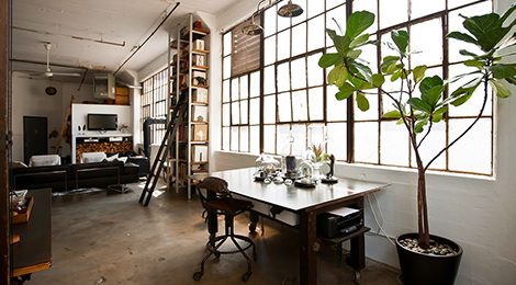 辦公室裝修風(fēng)水設(shè)計(jì)中辦公桌上放什么招財(cái)最好？