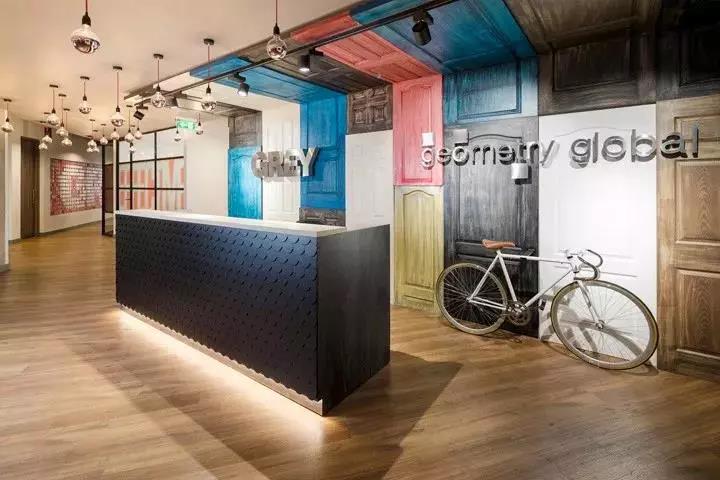 辦公室裝修設(shè)計(jì) 為什么有的客戶(hù)用強(qiáng)化地板？